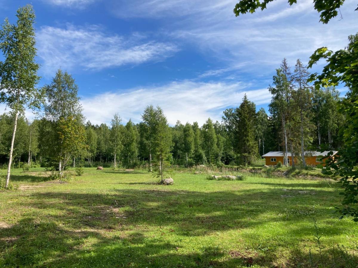 Marika Puhkekuela - Metsanurga Oeoemaja "Shared Bathroom" Nova Bagian luar foto
