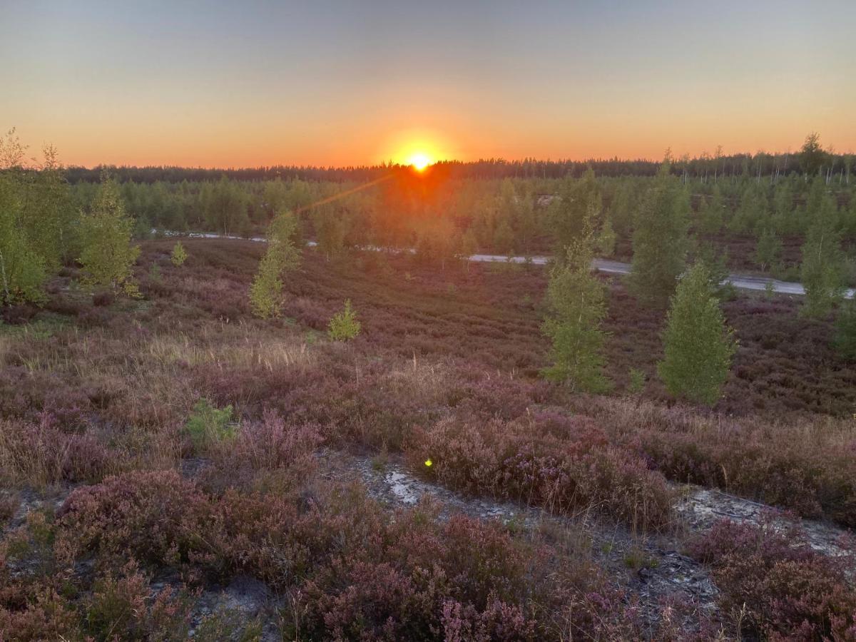 Marika Puhkekuela - Metsanurga Oeoemaja "Shared Bathroom" Nova Bagian luar foto