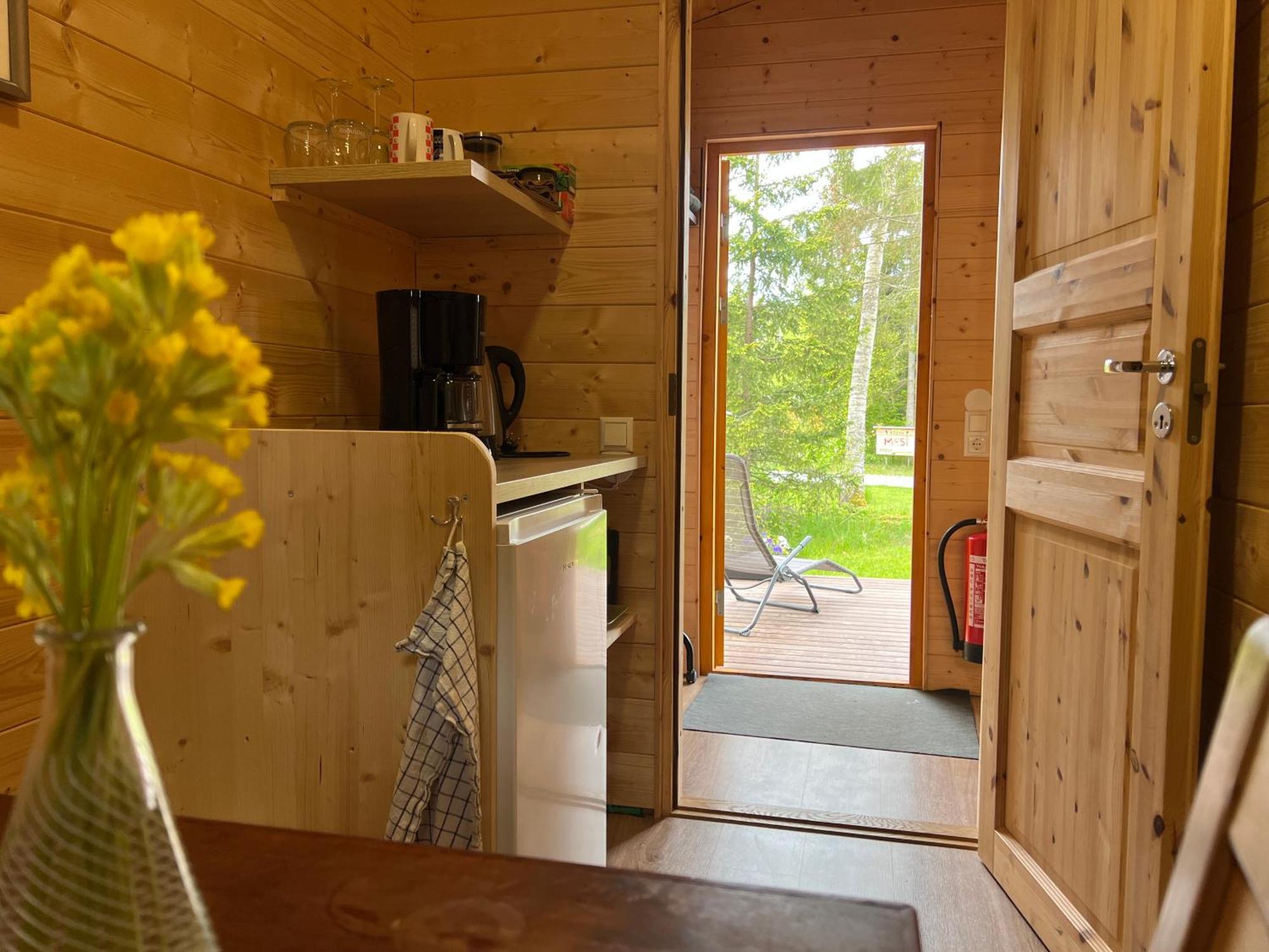 Marika Puhkekuela - Metsanurga Oeoemaja "Shared Bathroom" Nova Bagian luar foto